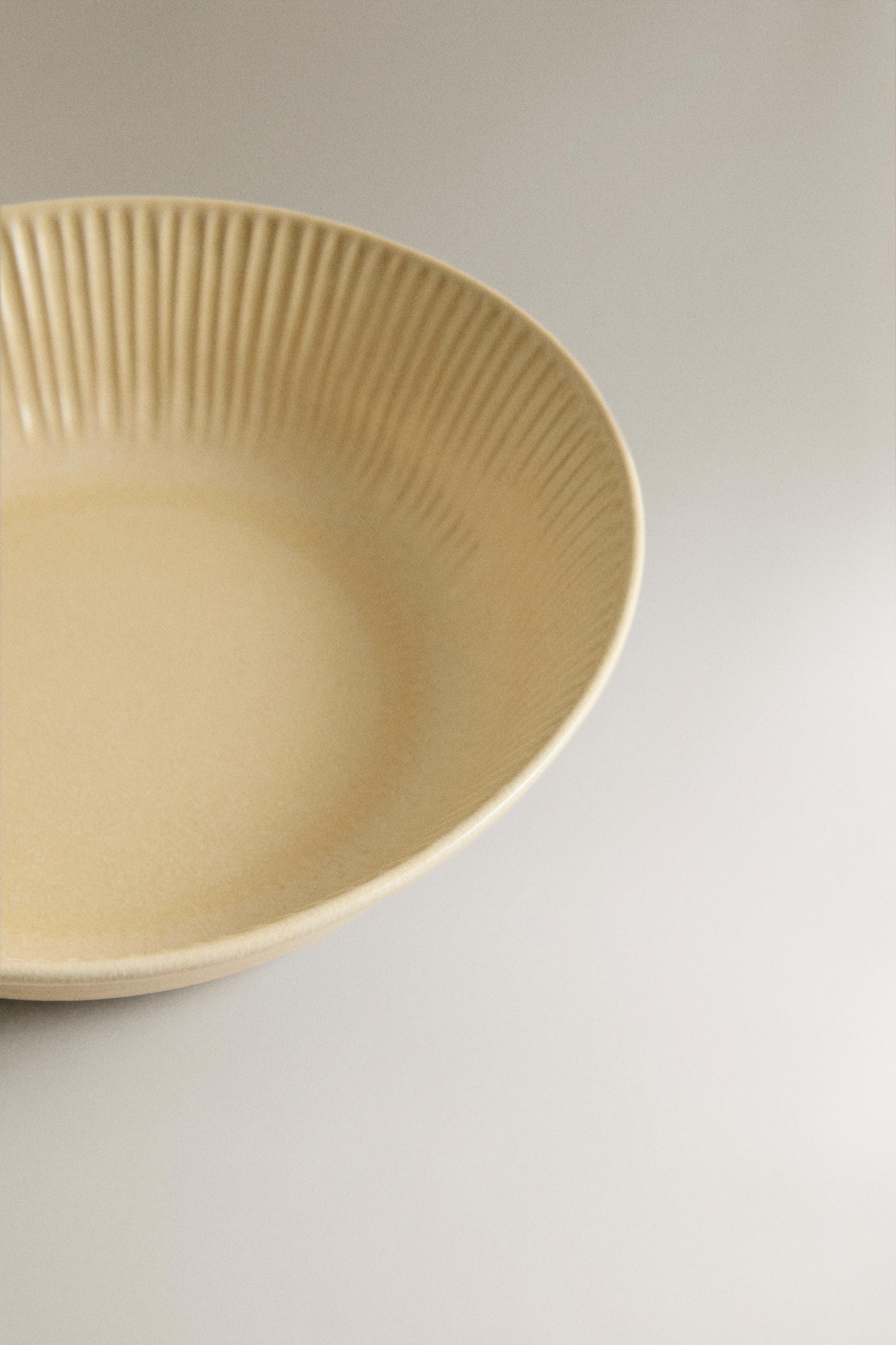 ASSIETTE CREUSE GRÈS RAYÉE